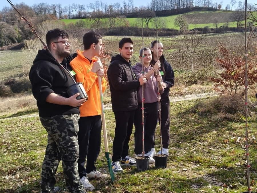 Planting Day with Students from the Casimiri Institute